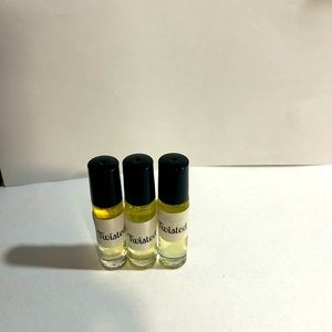 Twisted women body oils
